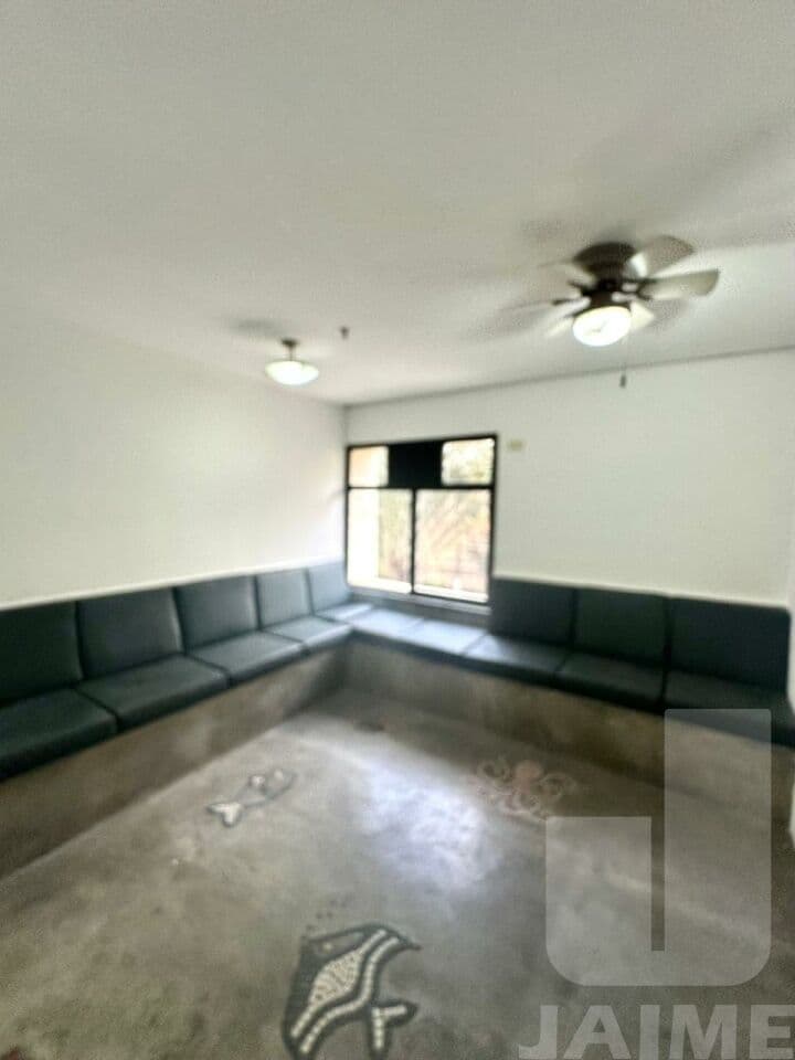 Comercial na LARGO PADRE PÉRICLES — Barra Funda, São Paulo