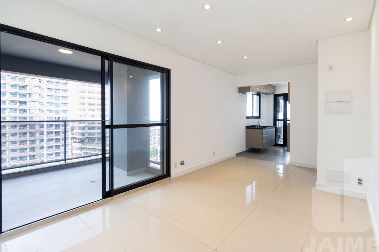 Apartamento de 2 dormitórios na R Alves Guimarães — Pinheiros, São Paulo