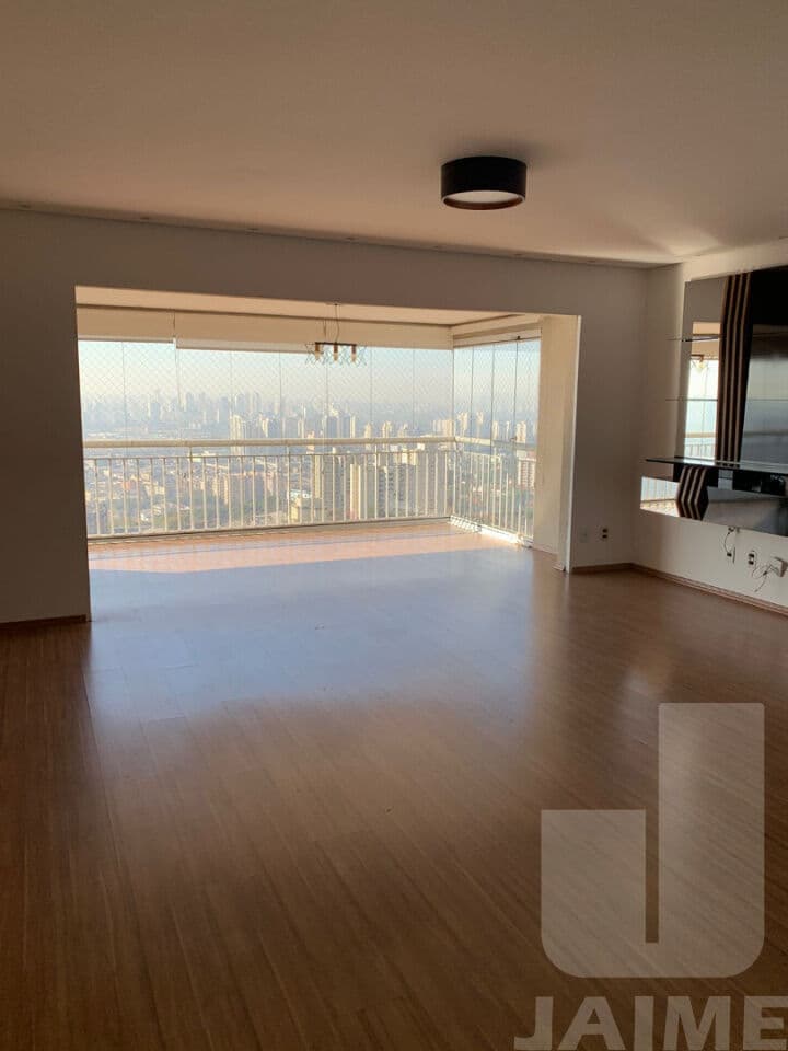Apartamento em Cambuci