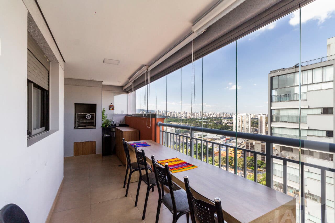 Apartamento de 2 dormitórios na R Anhangüera — Barra Funda, São Paulo