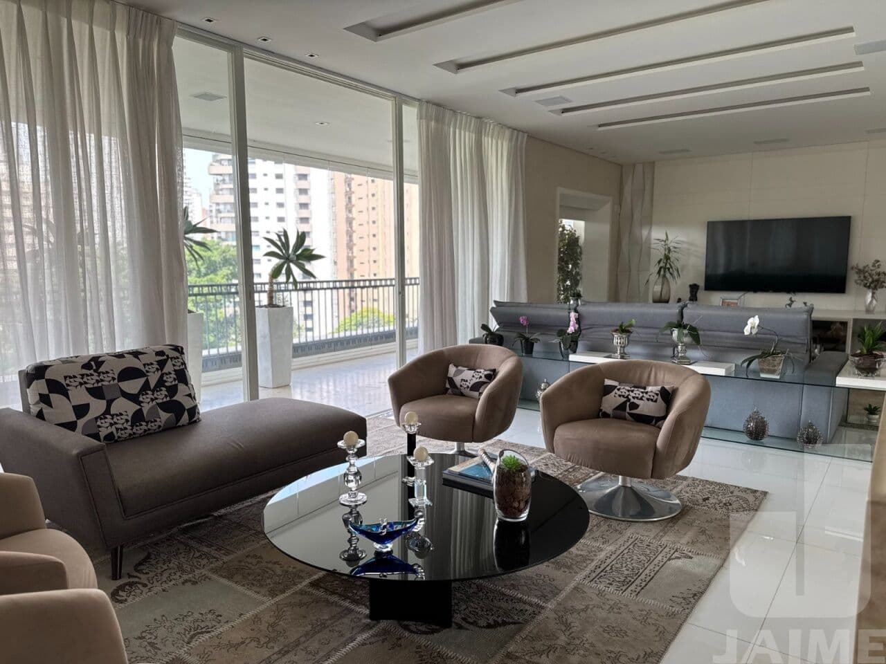 Apartamento de 3 dormitórios na R CANÁRIO — Moema, São Paulo - foto 2