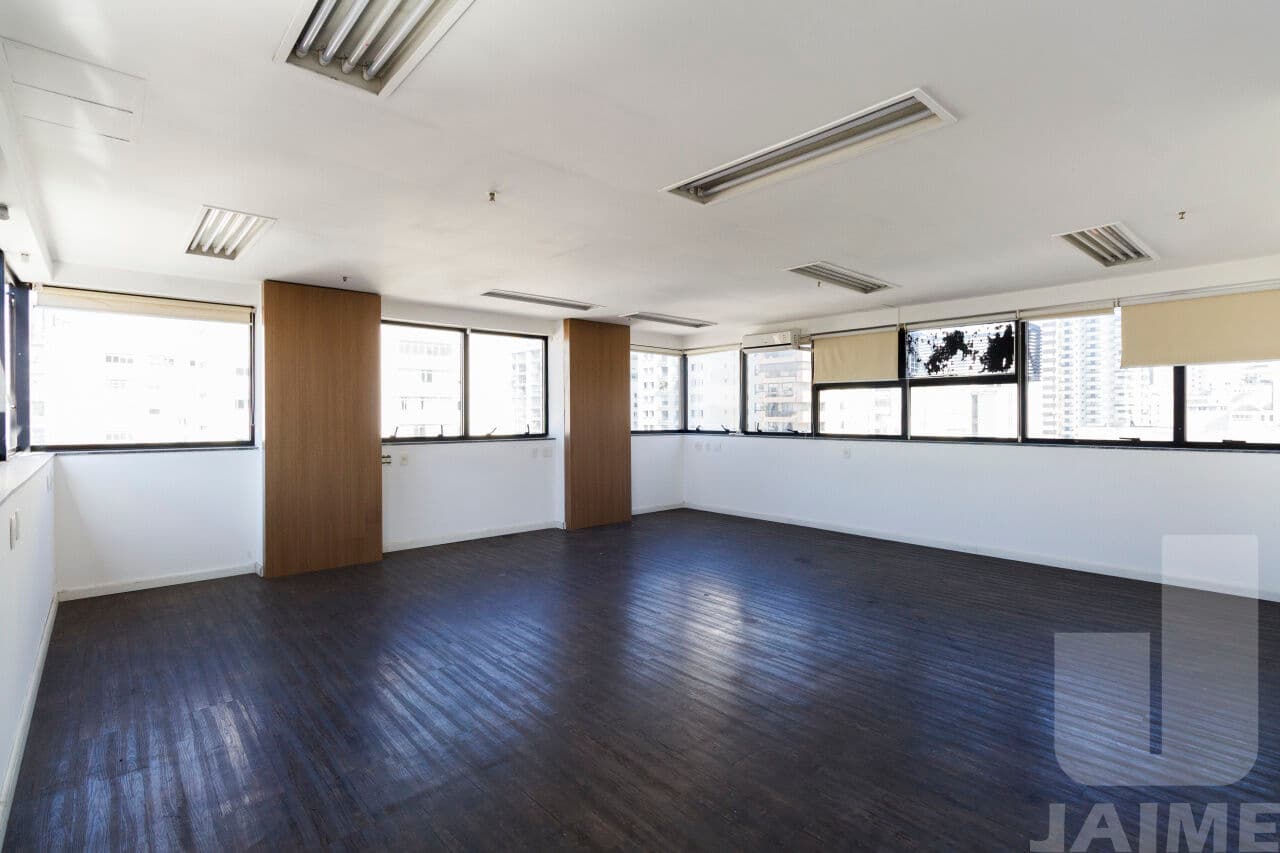 Comercial na R BARONESA DE ITU — Higienópolis, São Paulo