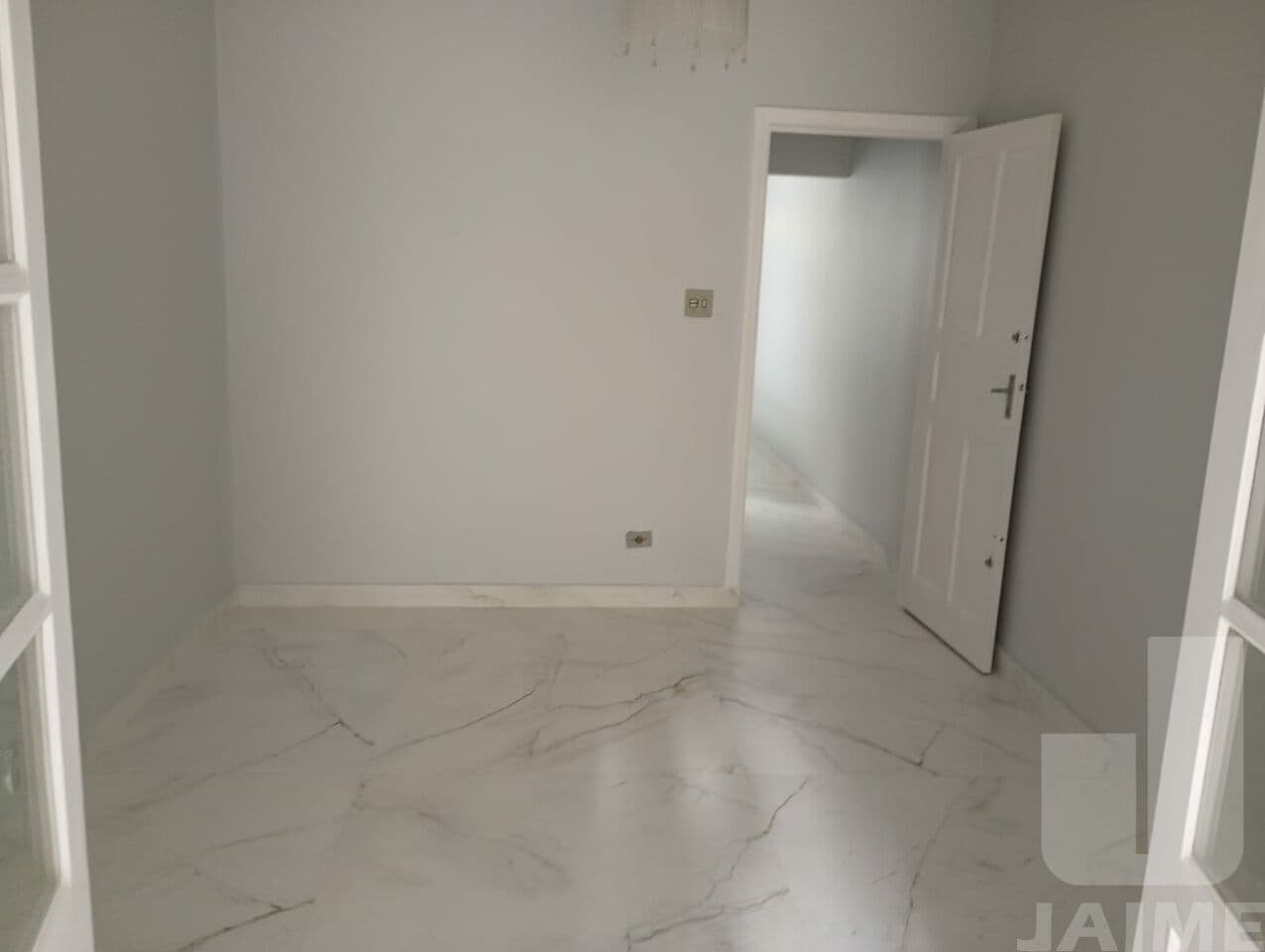 Casa de 4 dormitórios na R Diana — Perdizes, São Paulo