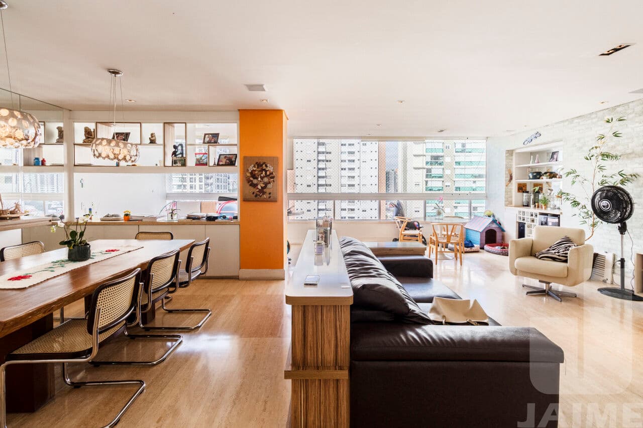 Apartamento de 3 dormitórios na R Airosa Galvão — Água Branca, São Paulo - foto 2
