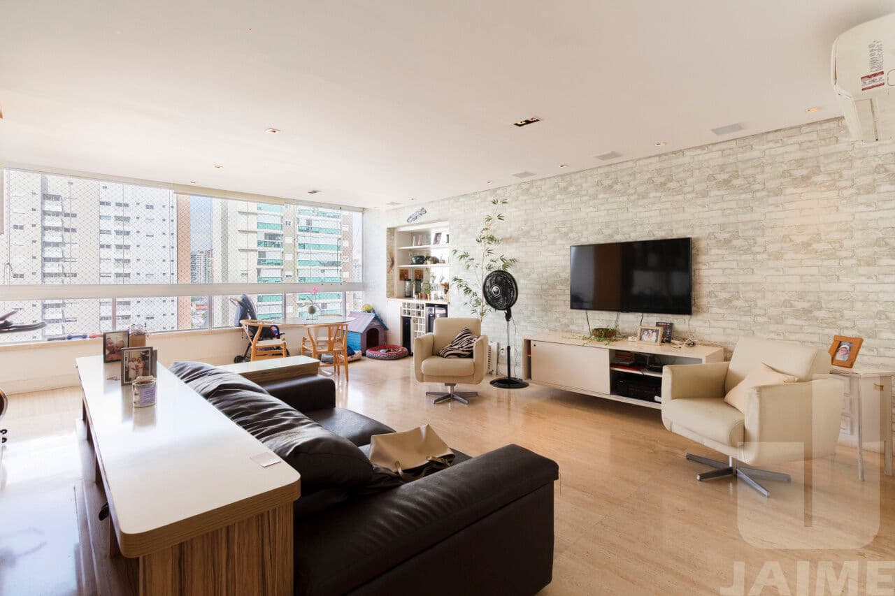 Apartamento de 3 dormitórios na R Airosa Galvão — Água Branca, São Paulo - foto 4