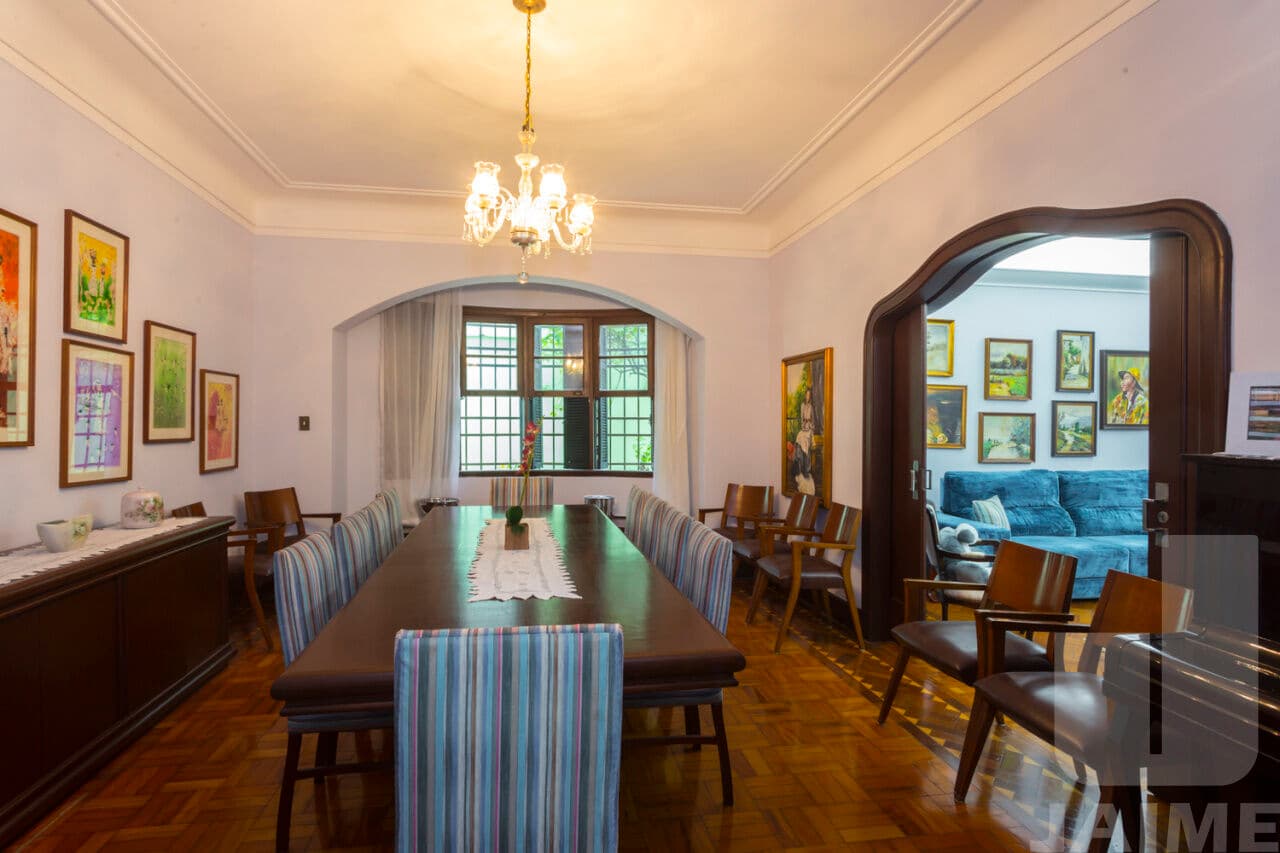 Casa de 6 dormitórios na R Angatuba — Pacaembu, São Paulo - foto 3