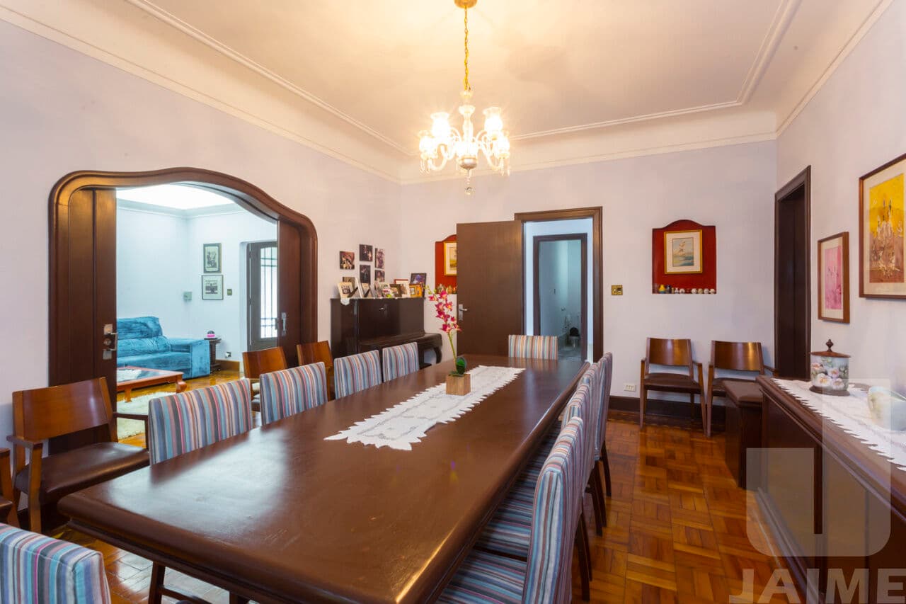 Casa de 6 dormitórios na R Angatuba — Pacaembu, São Paulo - foto 5
