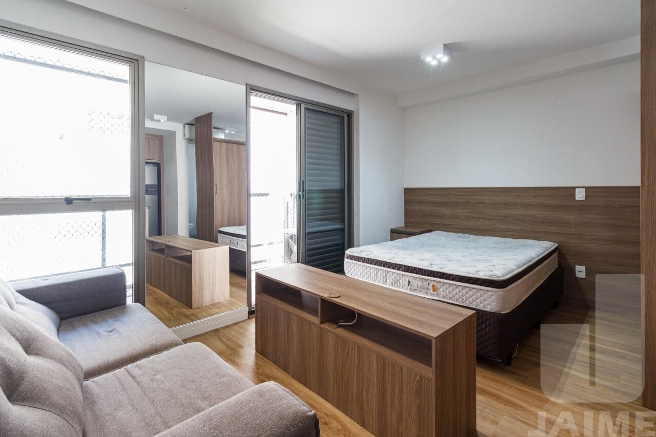 Apartamento de 2 dormitórios na R Alves Guimarães — Pinheiros, São Paulo