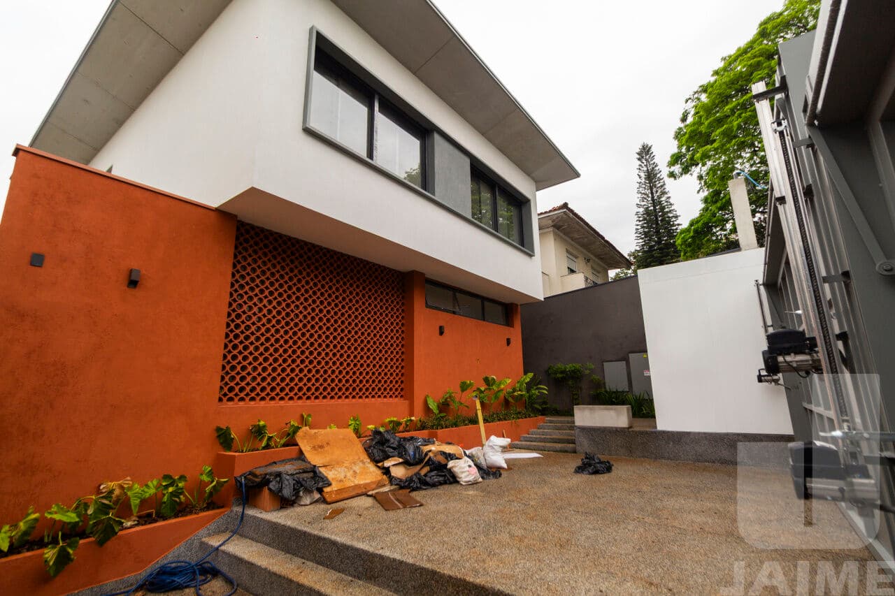 Casa de 4 dormitórios na R TRAIPU — Pacaembu, São Paulo - foto 2