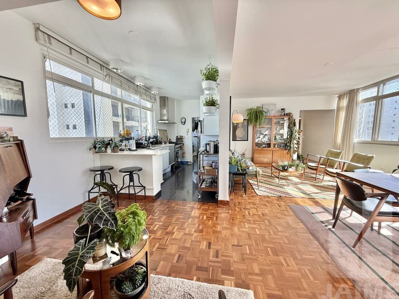 Apartamento de 3 dormitórios na AL Ministro Rocha Azevedo — Cerqueira César, São Paulo - foto 2