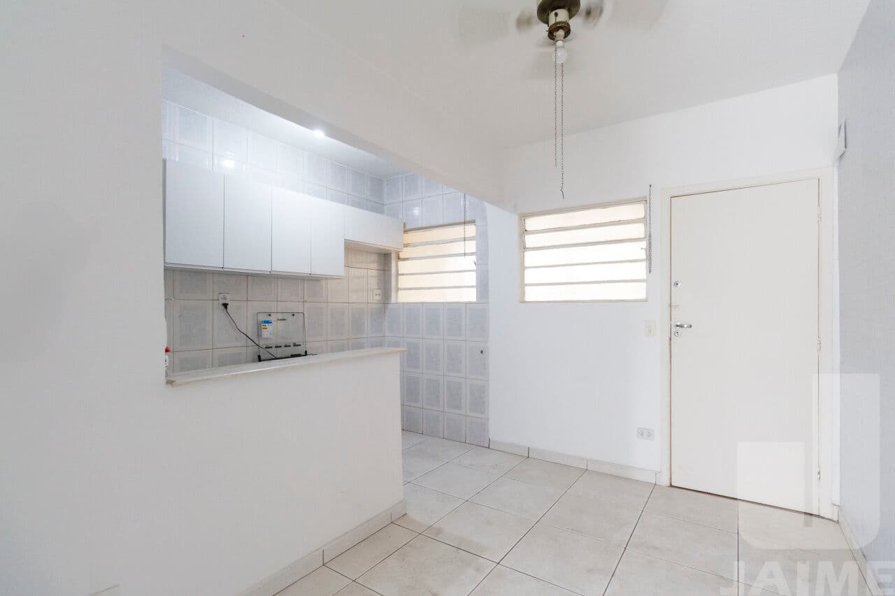 Apartamento de 1 dormitório na R BELA CINTRA — Consolação, São Paulo