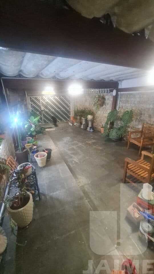 Casa de 2 dormitórios na R Maria Lopes — Vila Rosa, São Paulo