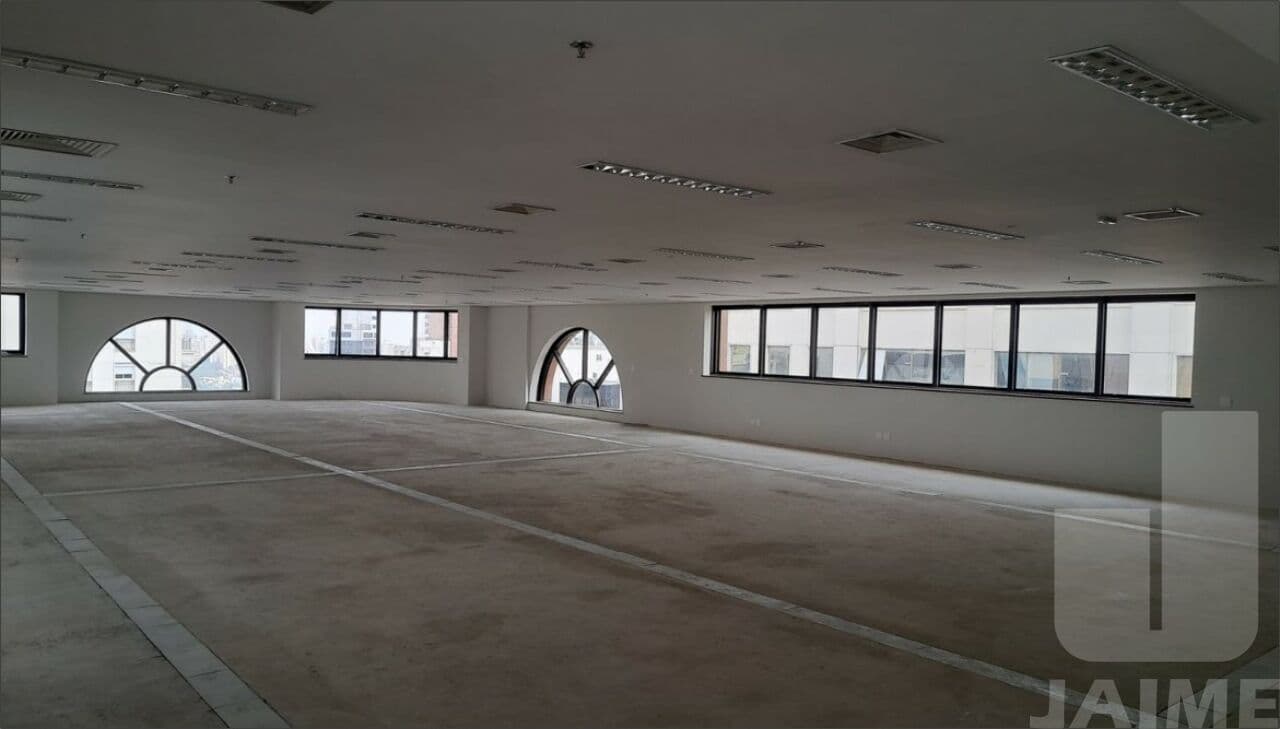 Comercial na AV Angélica — Consolação, São Paulo