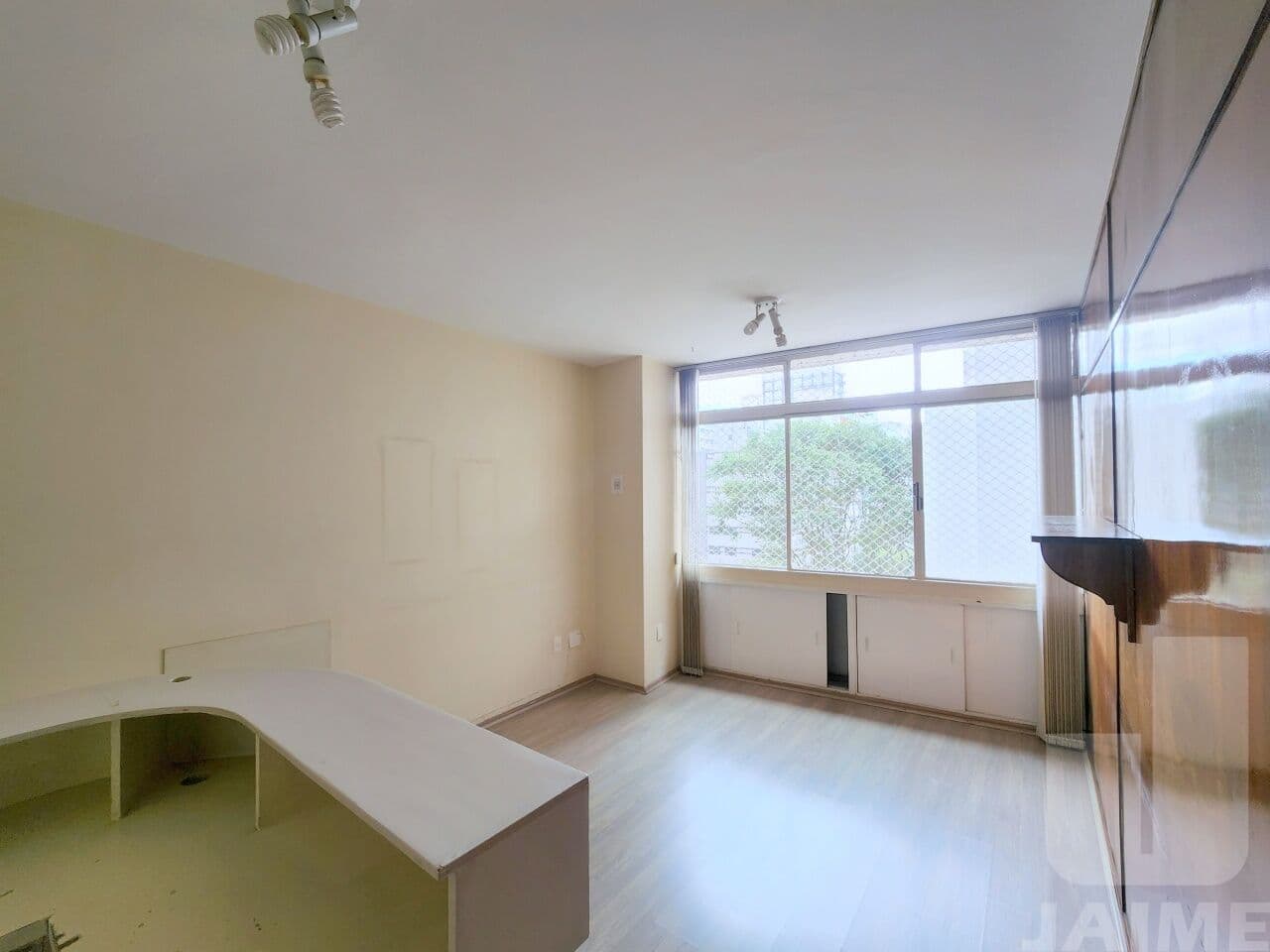 Comercial na R Itacolomi — Higienópolis, São Paulo