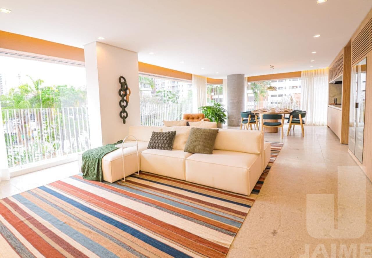 Apartamento de 3 dormitórios na R João Moura — Pinheiros, São Paulo
