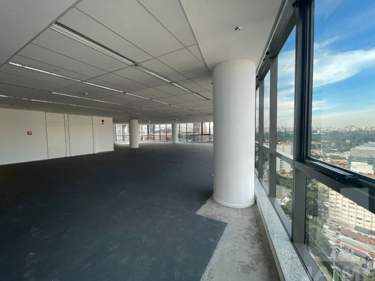 Comercial na R JUSCELINO KUBITSCHEK — Parque Novo Santo Amaro, São Paulo - foto 3