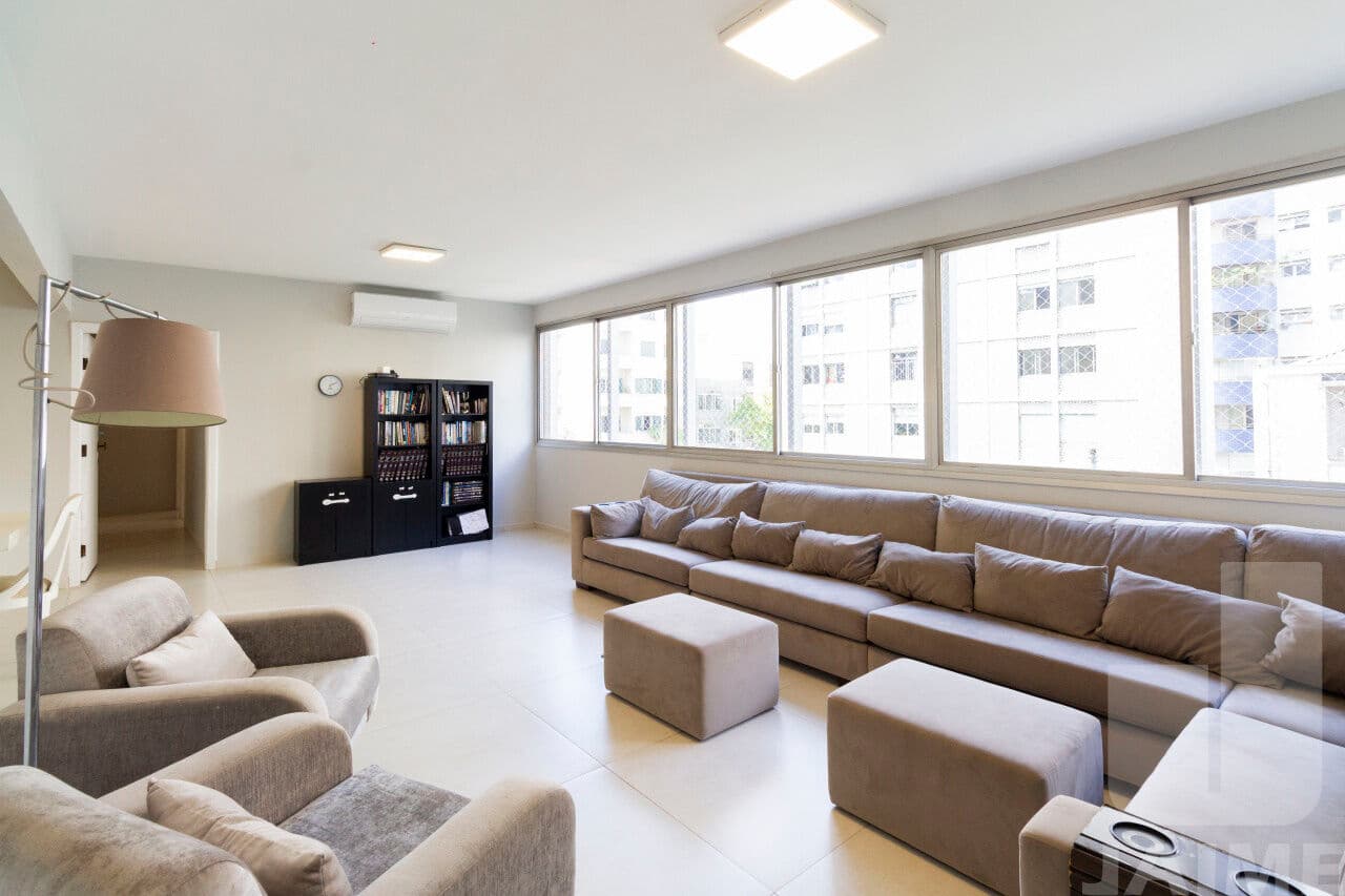 Apartamento de 3 dormitórios na R FRANCISCO ESTÁCIO FORTES — Higienópolis, São Paulo