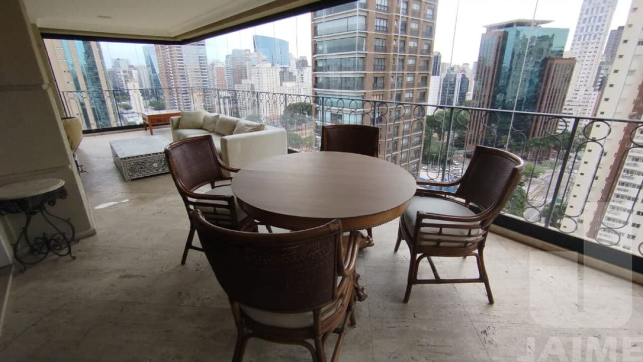 Apartamento de 6 dormitórios na R Doutor Eduardo de Souza Aranha — Vila Nova Conceição, São Paulo - foto 2