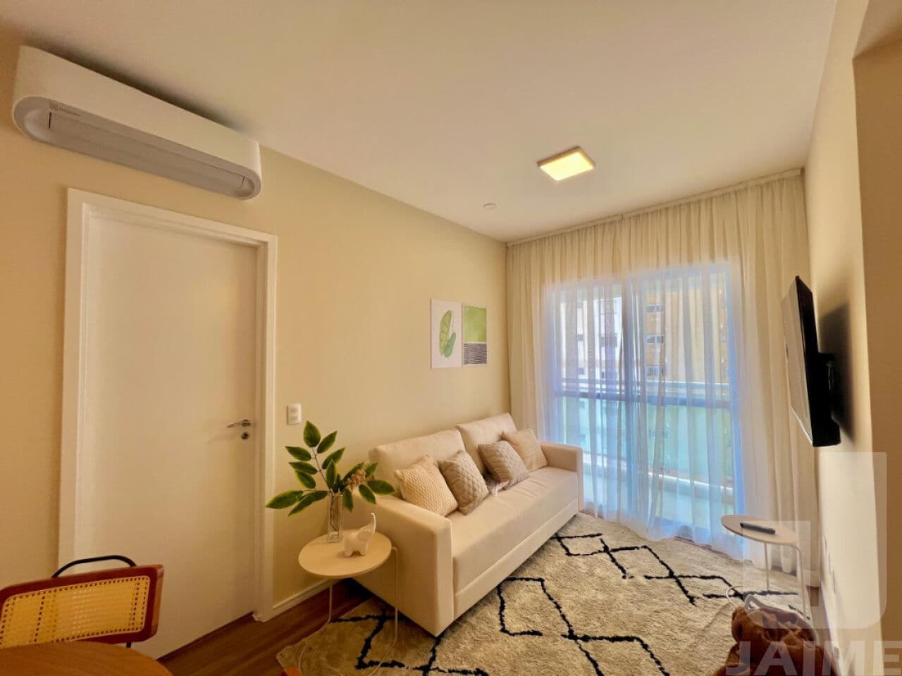 Apartamento de 1 dormitório na R RUBENS MEIRELES — Várzea da Barra Funda, São Paulo