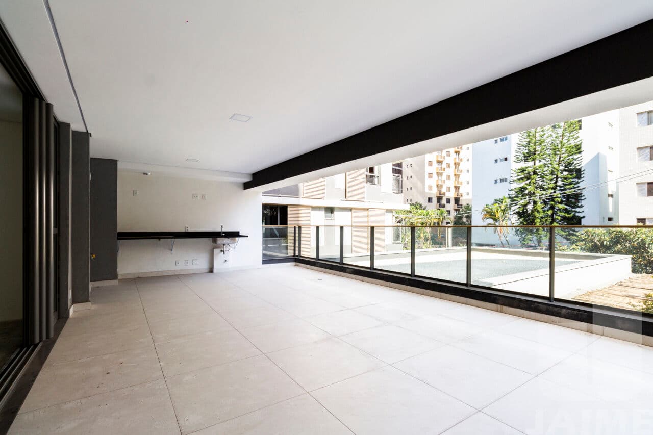 Apartamento de 4 dormitórios na R José Donatelli — Perdizes, São Paulo