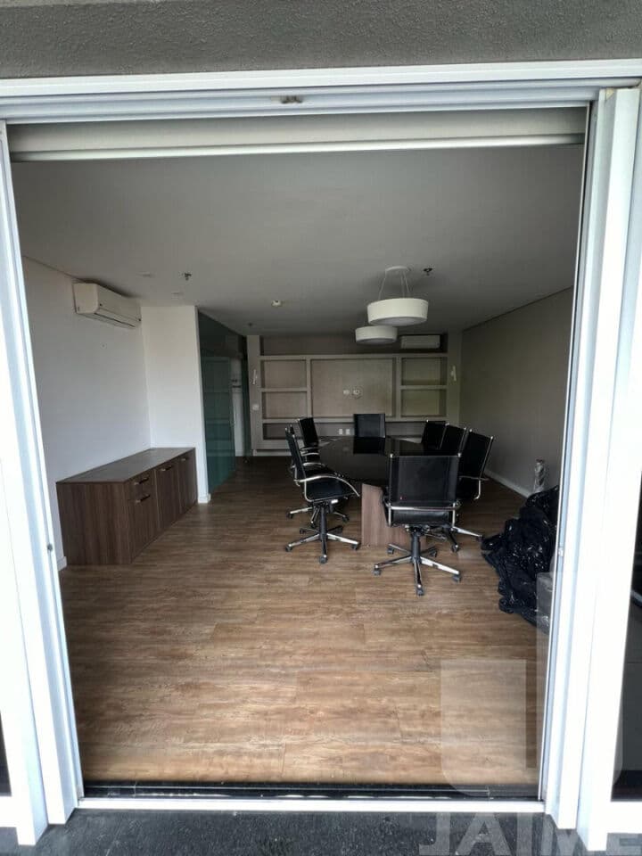 Comercial na R CARDEAL ARCOVERDE — Pinheiros, São Paulo