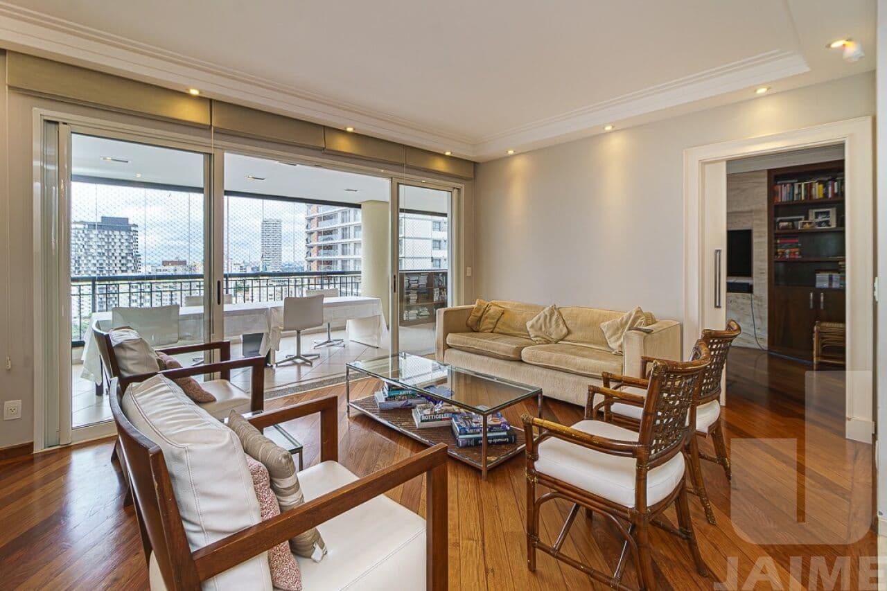 Apartamento de 4 dormitórios na R Paracuê — Sumaré, São Paulo - foto 4