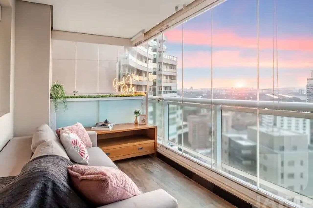 Apartamento de 2 dormitórios na R PAES LEME — Pinheiros, São Paulo
