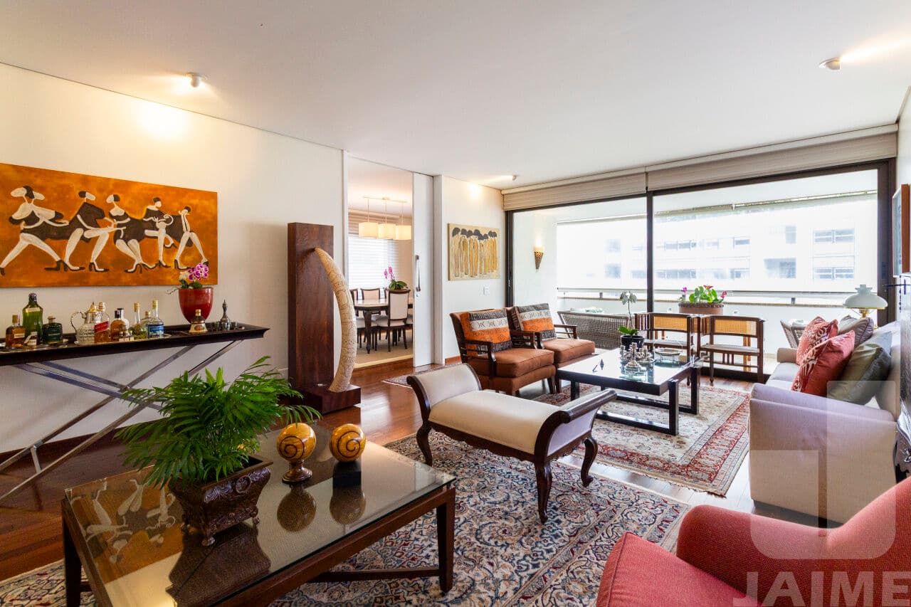 Apartamento de 4 dormitórios na R Bahia — Higienópolis, São Paulo