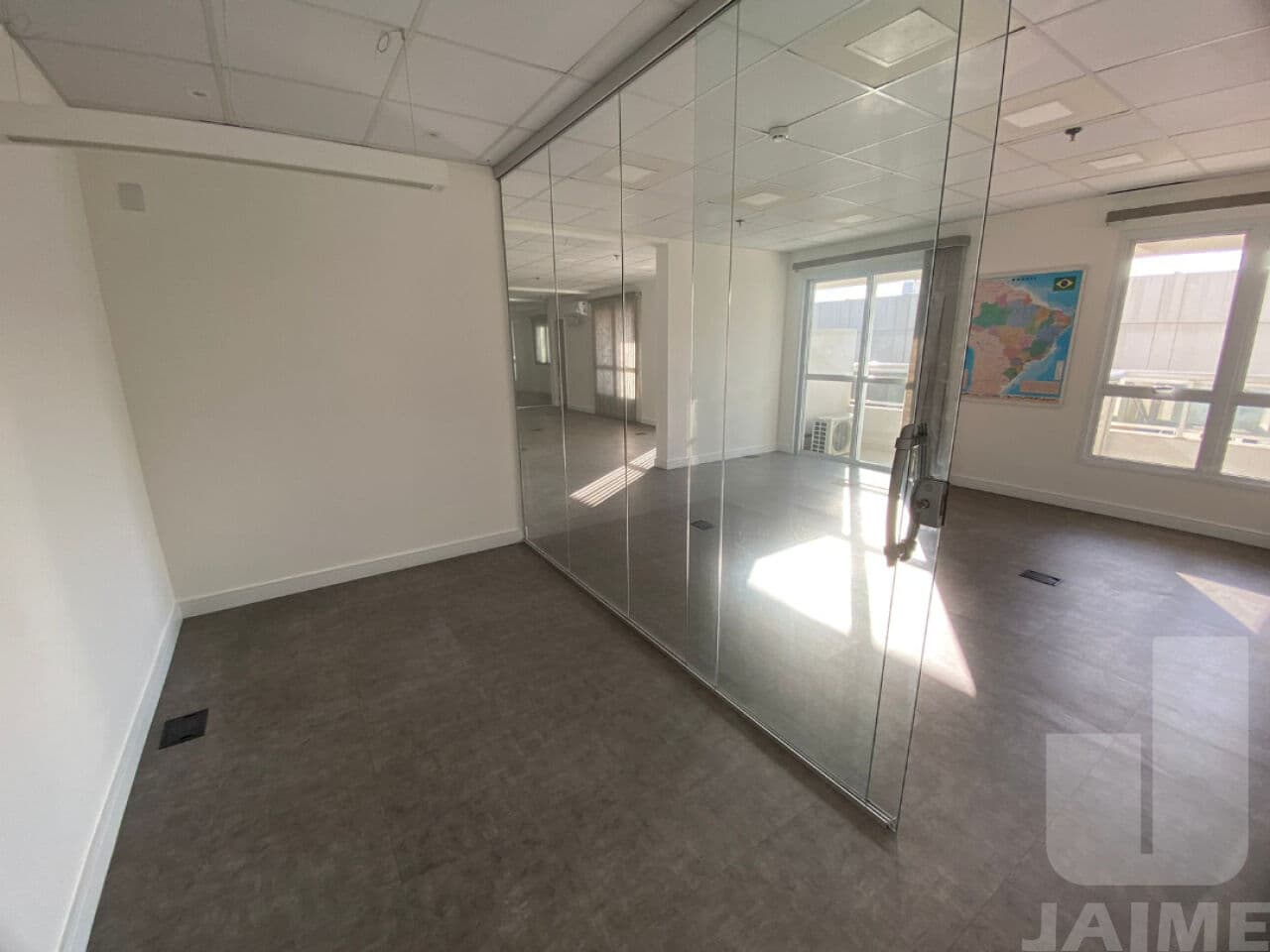 Comercial na R DOUTOR ALFREDO DE CASTRO — Barra Funda, São Paulo