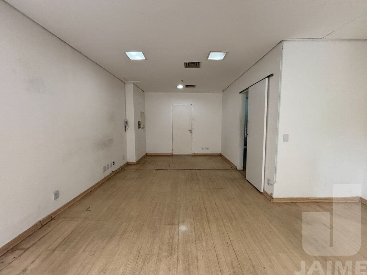 Comercial na R DOUTOR ALBUQUERQUE LINS — Higienópolis, São Paulo