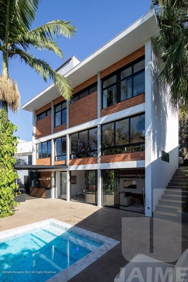 Casa de 4 dormitórios na R José de Freitas Guimarães — Pacaembu, São Paulo - foto 2