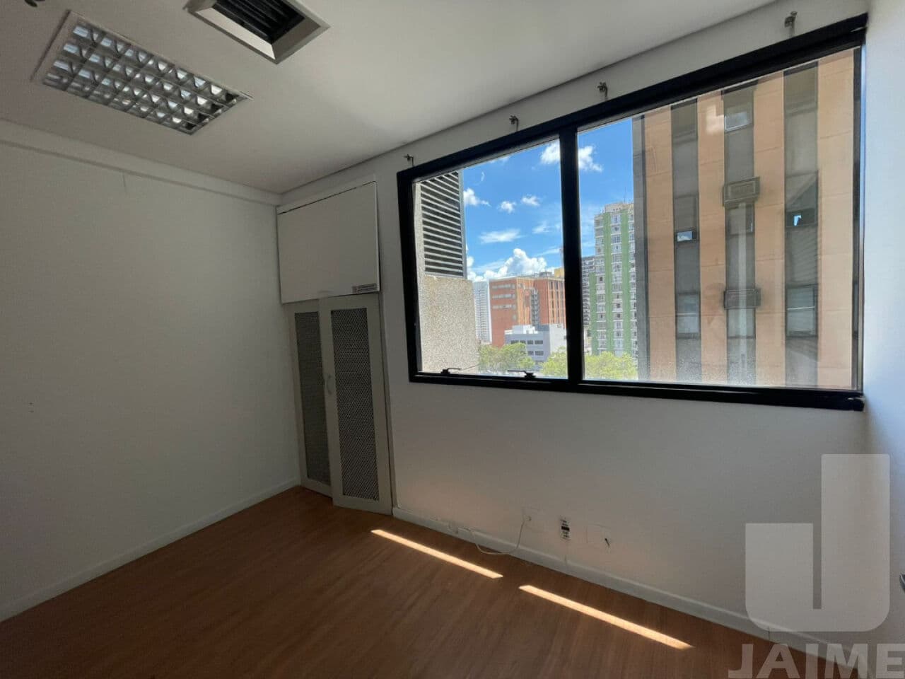 Comercial na R DOUTOR ALBUQUERQUE LINS — Higienópolis, São Paulo