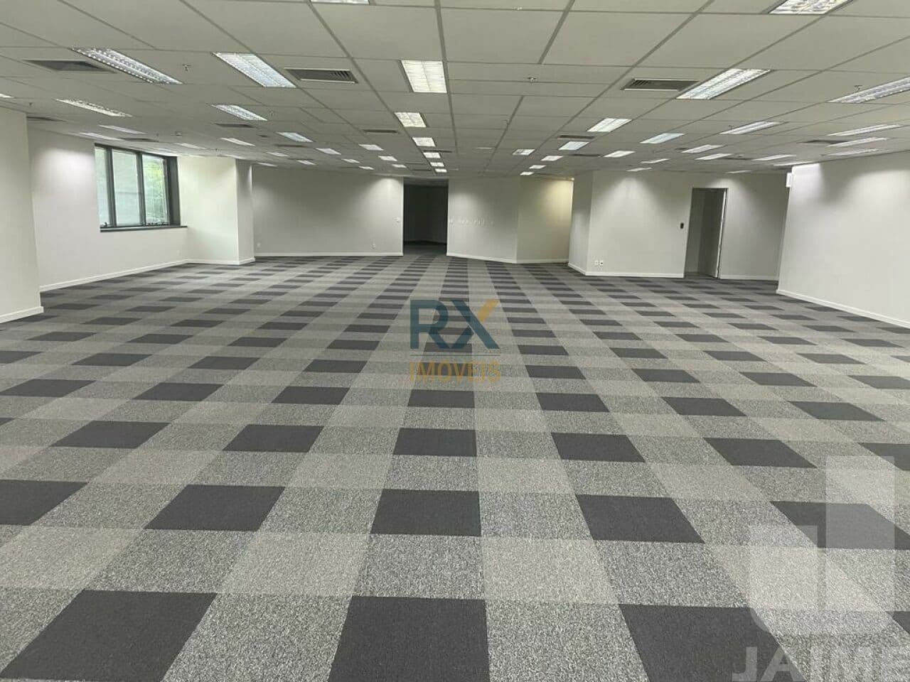 Comercial na AV Eusébio Matoso — Pinheiros, São Paulo - foto 2