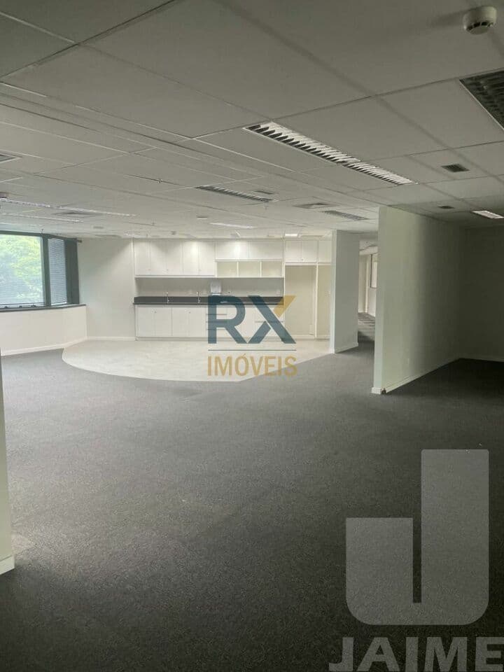 Comercial na AV Eusébio Matoso — Pinheiros, São Paulo - foto 3