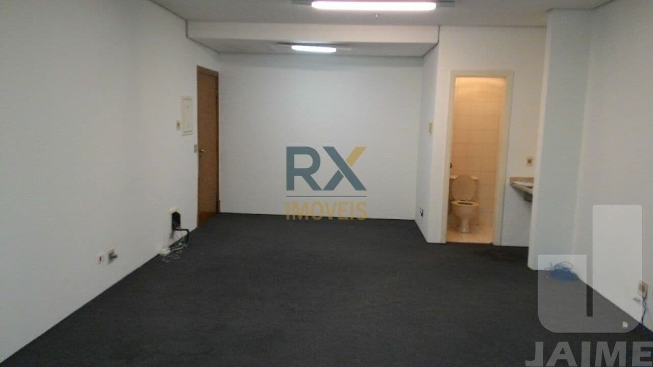 Comercial na R Alcides Ricardini Neves — Cidade Monções, São Paulo