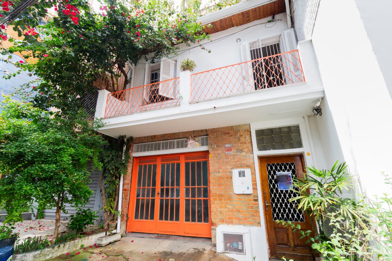 Casa de 2 dormitórios na R Veloso Guerra — Bela Vista, São Paulo