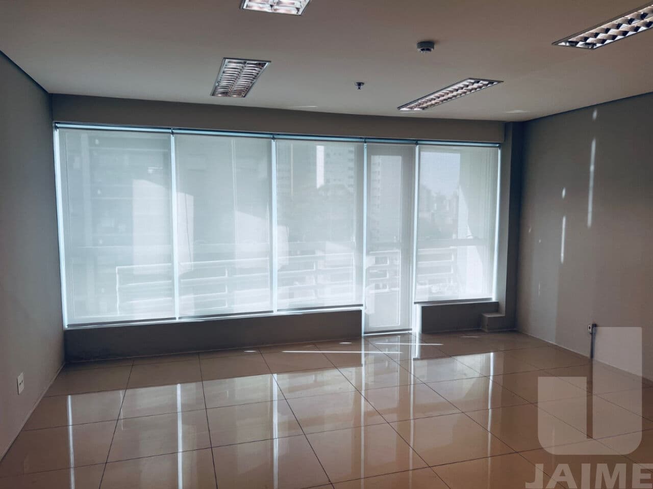 Comercial na R Augusta — Consolação, São Paulo