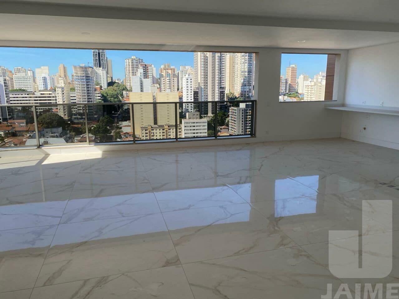Apartamento de 4 dormitórios na R Campevas — Perdizes, São Paulo