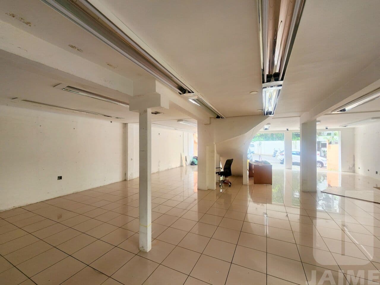 Comercial na R Sampaio Viana — Paraíso, São Paulo