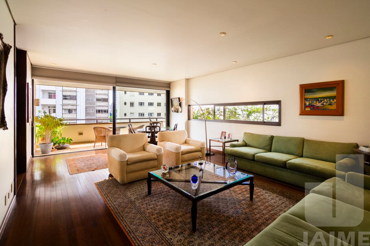Apartamento de 3 dormitórios na R Bahia — Higienópolis, São Paulo