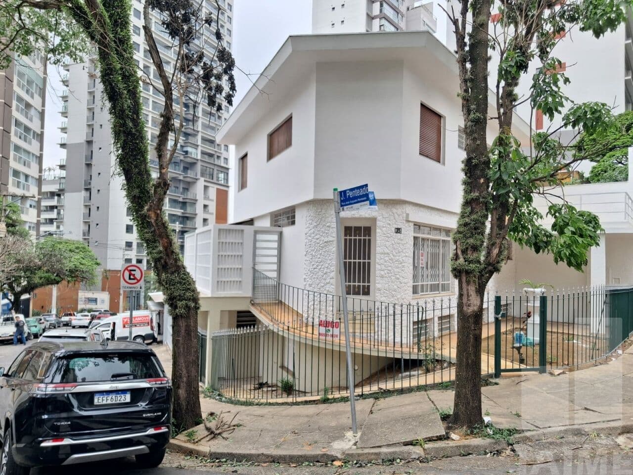Casa de 2 dormitórios na R Valdir Niemeyer — Sumaré, São Paulo