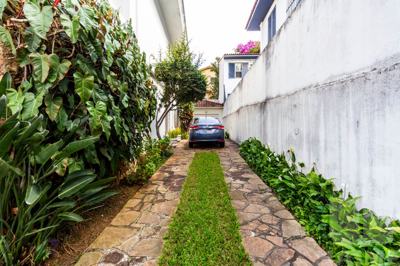 Casa de 4 dormitórios na R Flávio Queirós Morais — Pacaembu, São Paulo - foto 3
