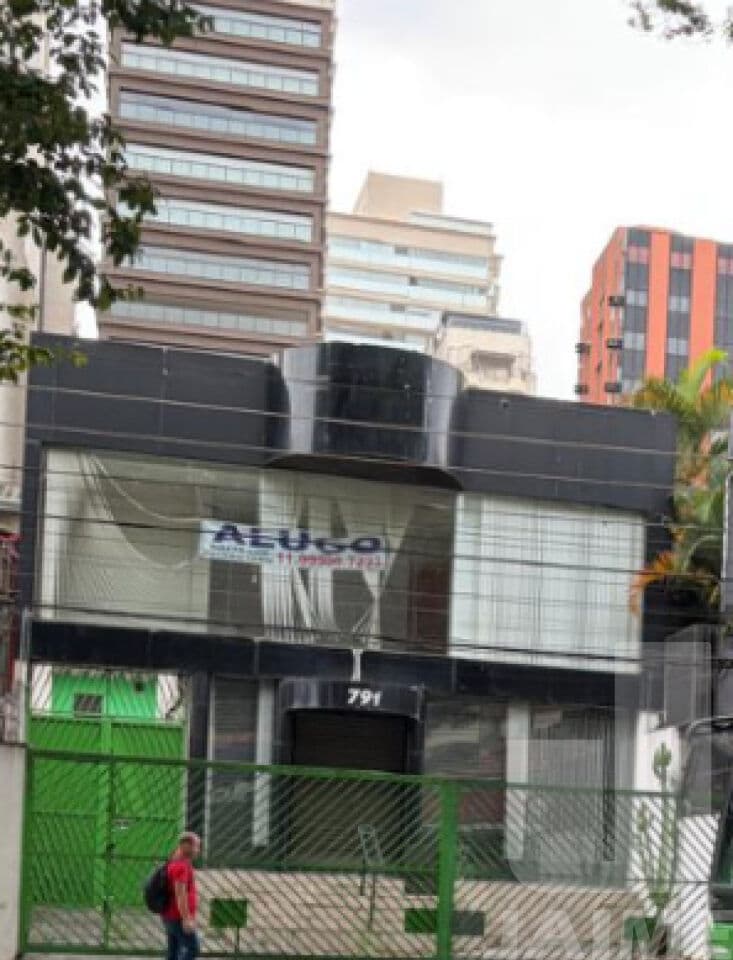 Comercial na AV Pacaembu — Pacaembu, São Paulo