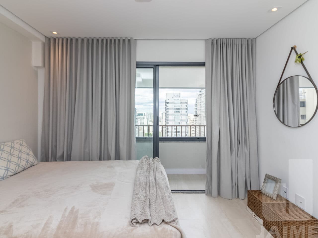 Apartamento de 1 dormitório na R Augusta — Consolação, São Paulo