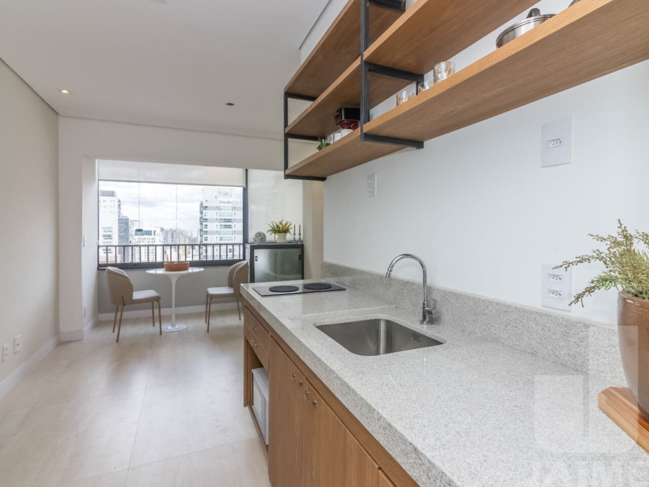 Apartamento de 1 dormitório na R Augusta — Consolação, São Paulo