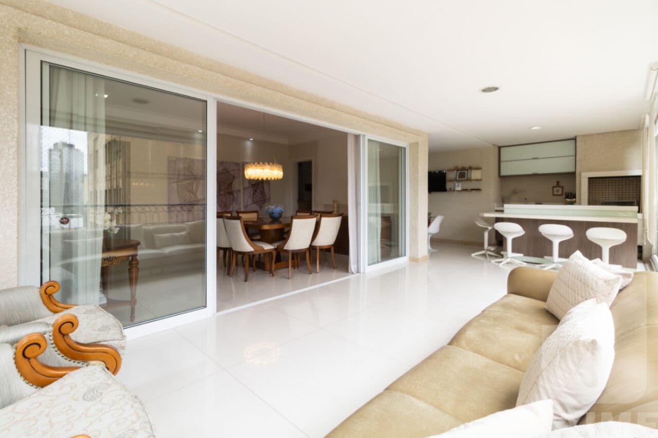 Apartamento de 3 dormitórios na R AIMBERÊ — Perdizes, São Paulo