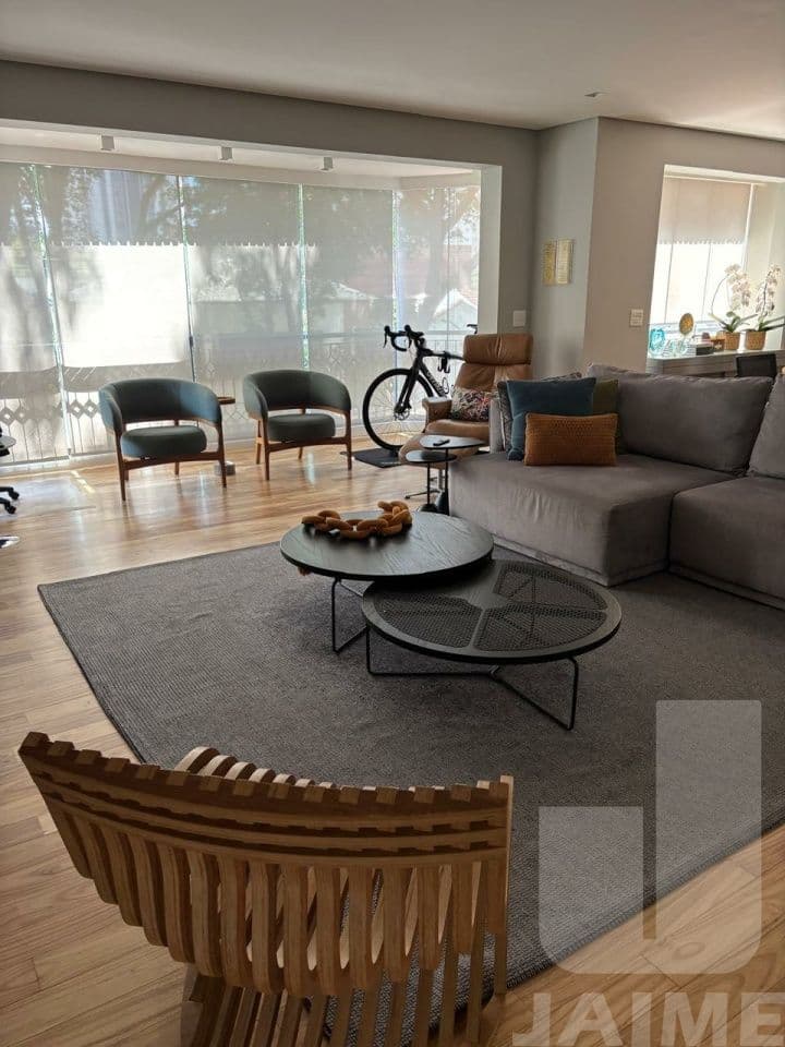 Apartamento de 3 dormitórios na R TUPI — Higienópolis, São Paulo
