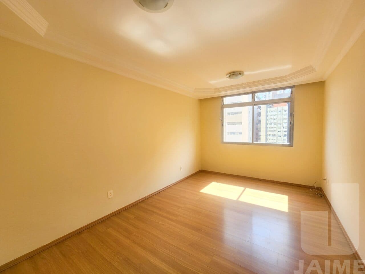 Apartamento de 2 dormitórios na R Oscar Freire — Pinheiros, São Paulo