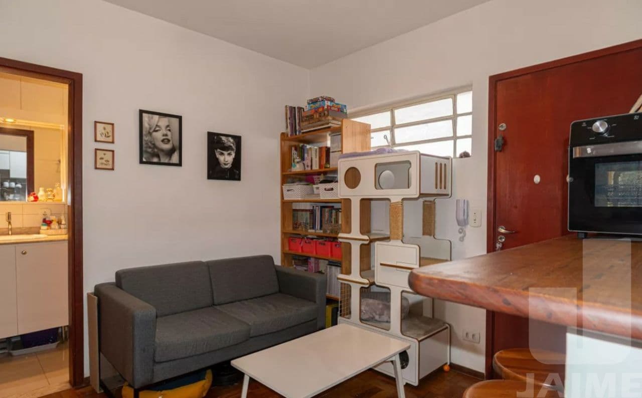 Apartamento de 2 dormitórios na R Herculano de Freitas — Bela Vista, São Paulo