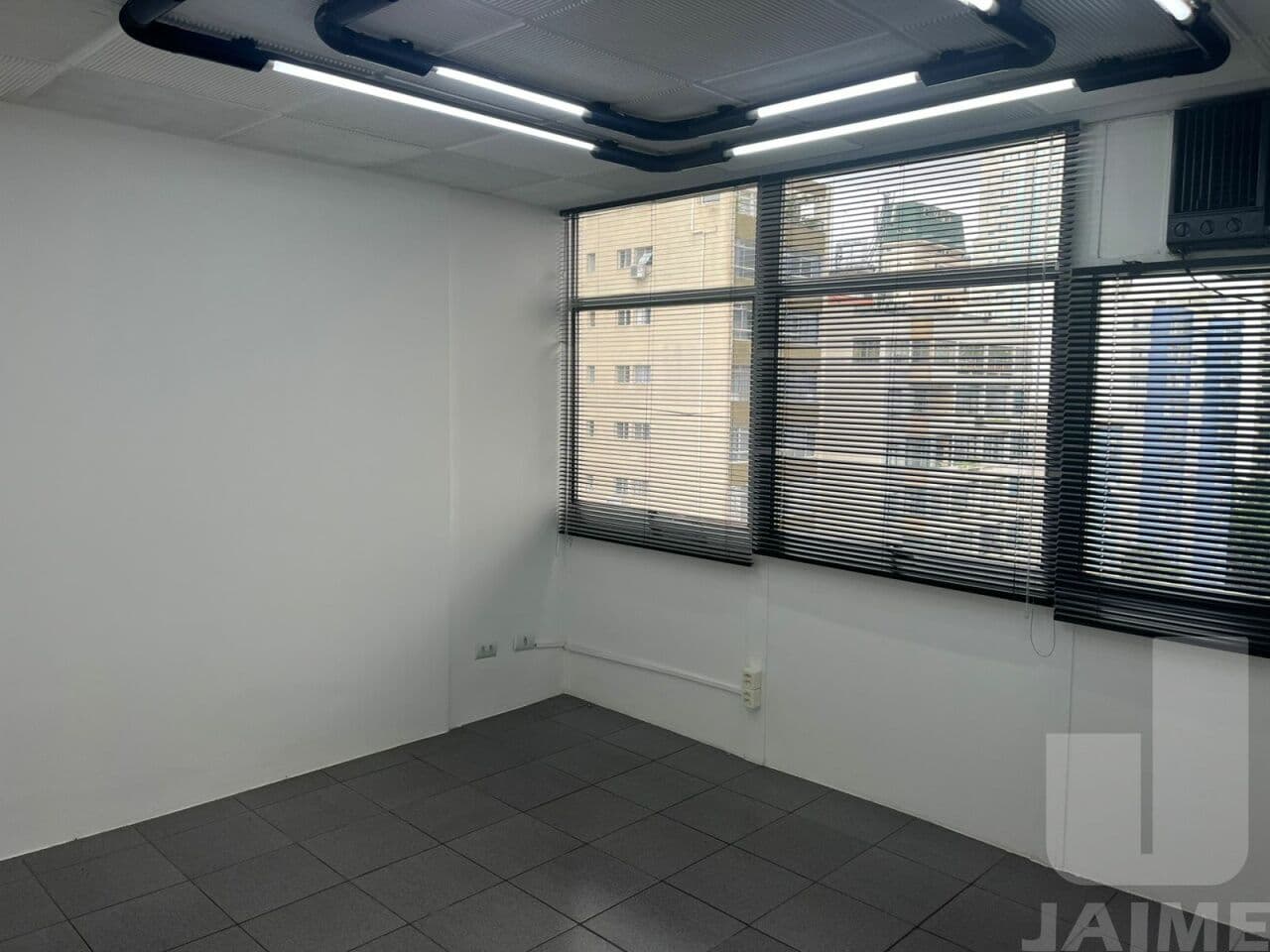 Comercial na R Itacolomi — Higienópolis, São Paulo